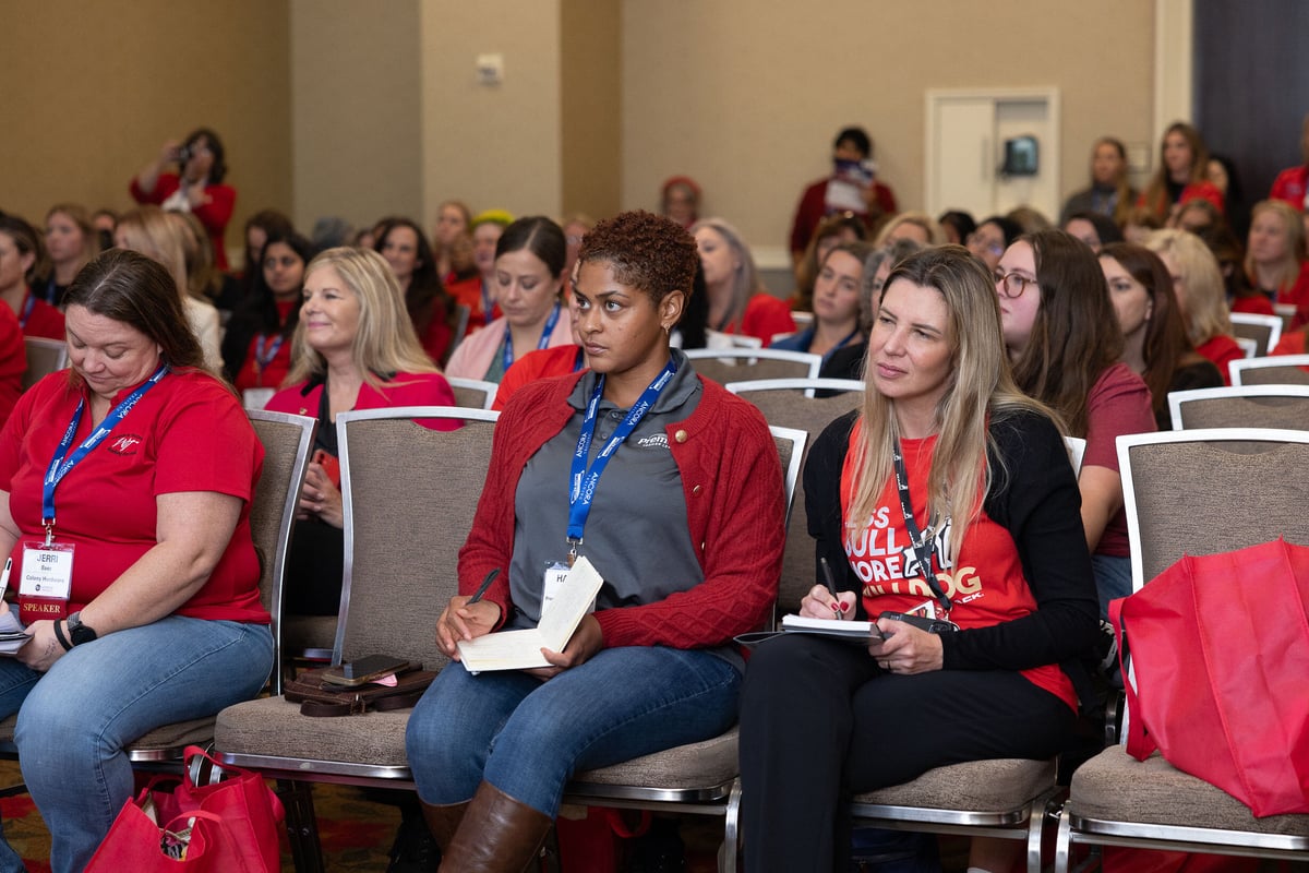2024-Accelerate-Conference-Attendees-Taking-Notes-Breakout-Session